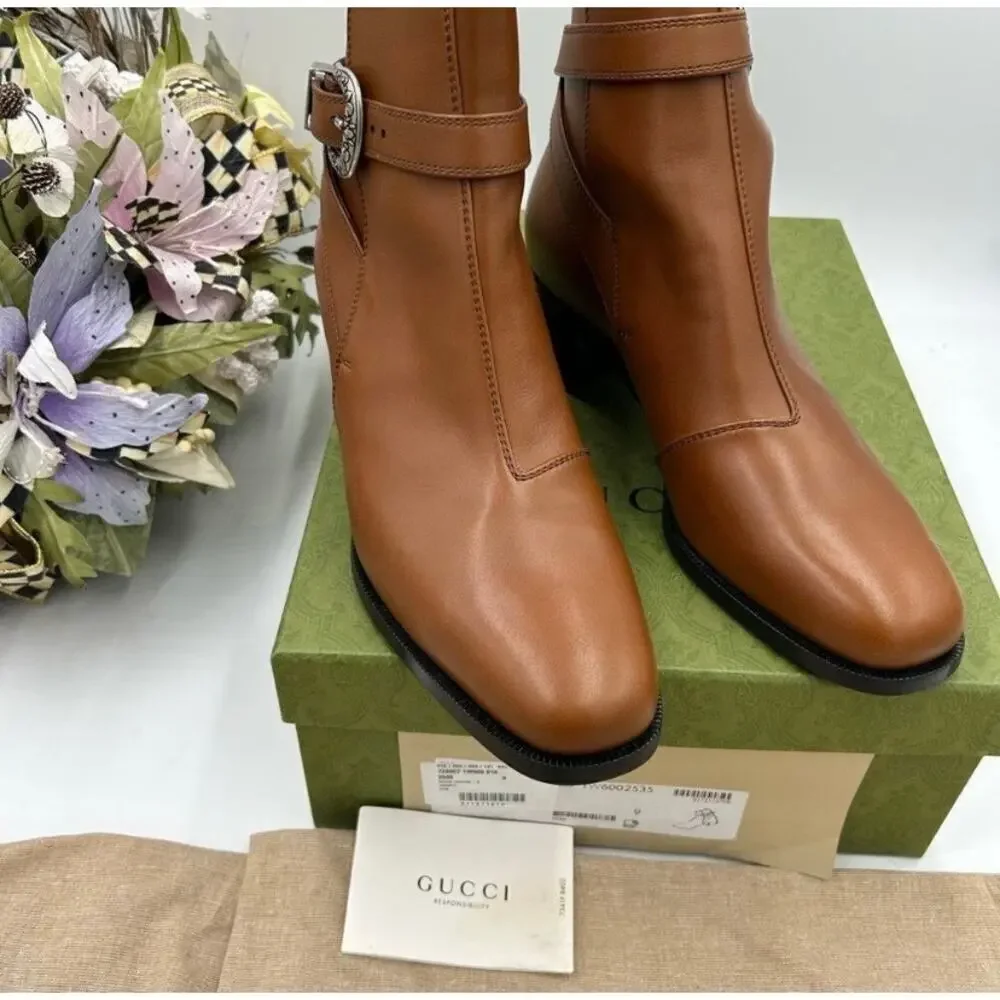 Men, Gucci, leather ankle boots size 9, made in Italy